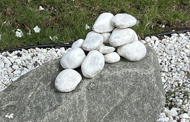 5fba6322b36d Stacked stones garden